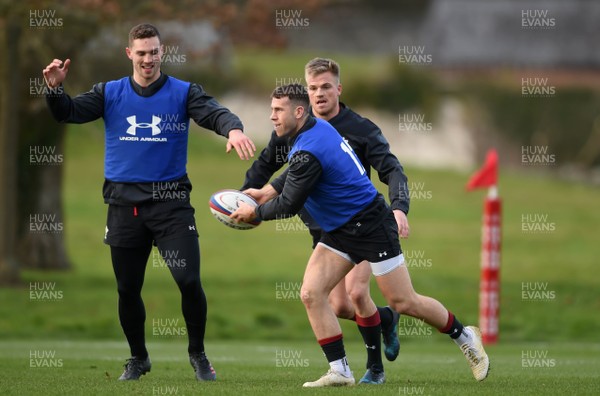 050218 - Wales Rugby Training - Gareth Davies during training