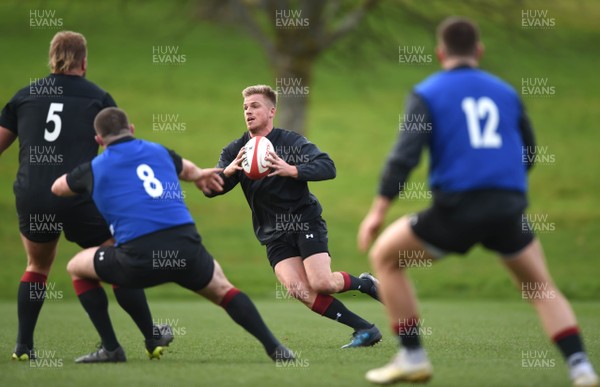 050218 - Wales Rugby Training - Gareth Anscombe during training