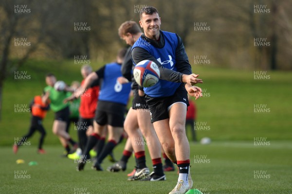 050218 - Wales Rugby Training - Gareth Davies during training