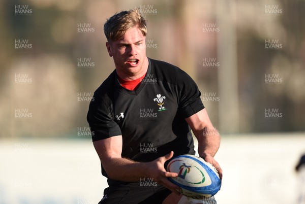 050219 - Wales Rugby Training - Aaron Wainwright during training