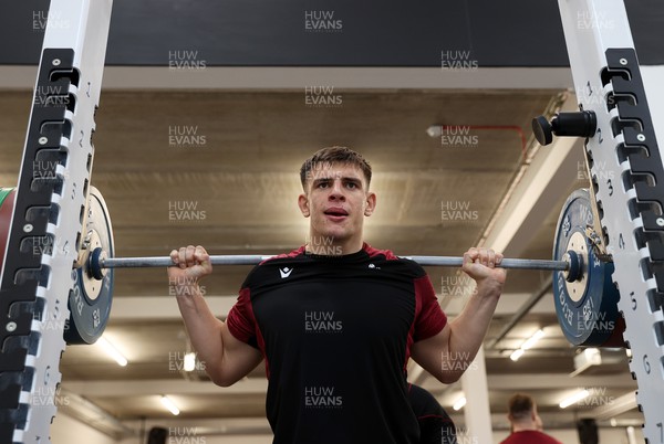 050224 - Wales Rugby Gym Session at the start of the week leading up to their 6 Nations games against England - Dafydd Jenkins during training