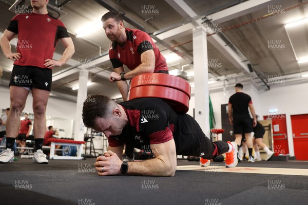 050224 - Wales Rugby Gym Session at the start of the week leading up to their 6 Nations games against England - Gareth Davies during training