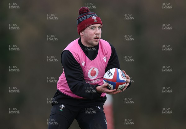 050224 - Wales Rugby Training at the start of the week leading up to their 6 Nations games against England - Ioan Lloyd during training