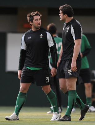 05.03.09 - Wales Rugby Training - Gavin Henson chats to Jamie Roberts during training. 