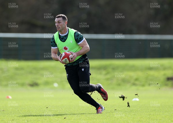 050324 - Wales Rugby Training at the start of the week leading to their 6 Nations game against France - George North during training