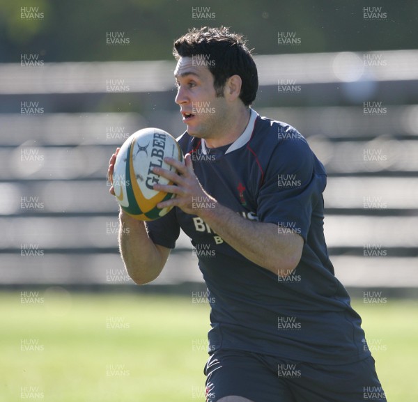 05.06.08 Wales rugby in S.Africa... Wales Stephen Jones in training at Bishop School in Cape Town.   