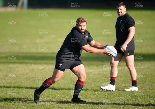 050618 - Wales Rugby Training - Tomas Francis during training