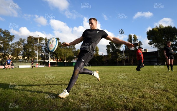 050618 - Wales Rugby Training - Gareth Davies during training