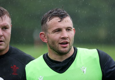 050625 - Wales Rugby Training - Elliot Dee during training