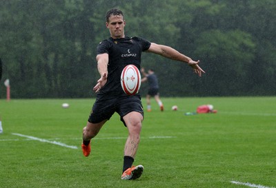 050625 - Wales Rugby Training - Kieran Hardy during training
