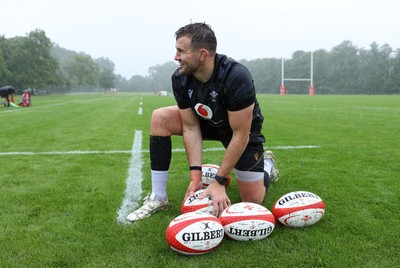 050625 - Wales Rugby Training - Elliot Dee during training