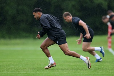 050625 - Wales Rugby Training - Keelan Giles during training