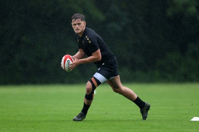 050625 - Wales Rugby Training - Alex Mann during training