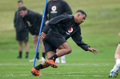 050625 - Wales Rugby Training - Ben Thomas during training