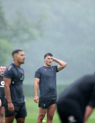 050625 - Wales Rugby Training - Teddy Williams during training