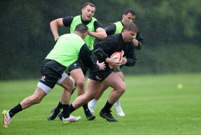 050625 - Wales Rugby Training - Aaron Wainwright during training