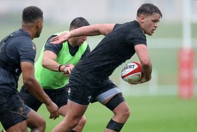 050625 - Wales Rugby Training - Alex Mann during training