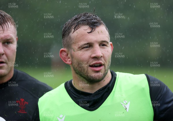 050625 - Wales Rugby Training - Elliot Dee during training