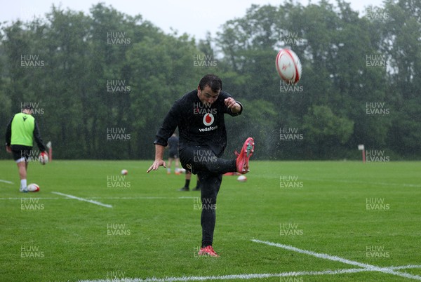 050625 - Wales Rugby Training - Rhodri Williams during training