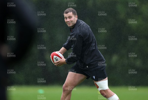 050625 - Wales Rugby Training - Ben Carter during training