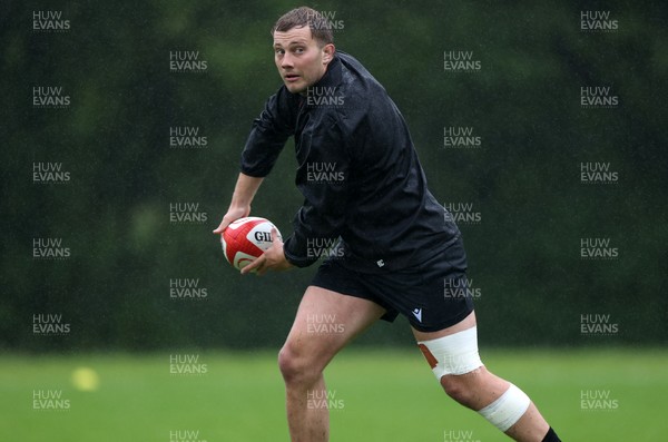 050625 - Wales Rugby Training - Ben Carter during training