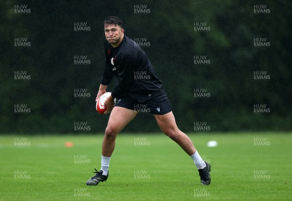 050625 - Wales Rugby Training - Teddy Williams during training