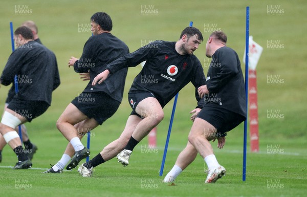050625 - Wales Rugby Training - James Ratti during training