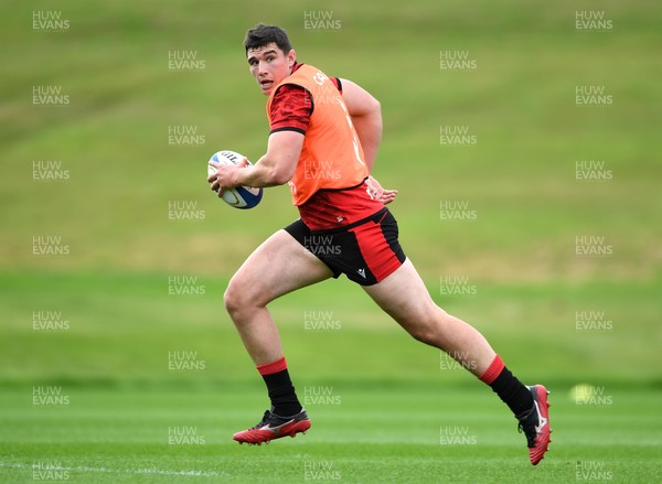 050721 - Wales Rugby Training -  Seb Davies during training