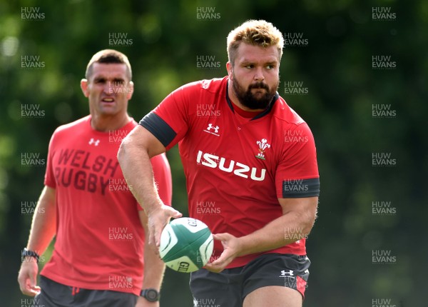 050919 - Wales Rugby Training - Tomas Francis during training