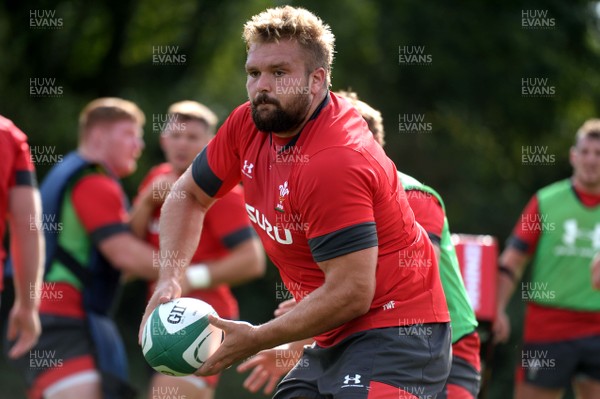050919 - Wales Rugby Training - Tomas Francis during training