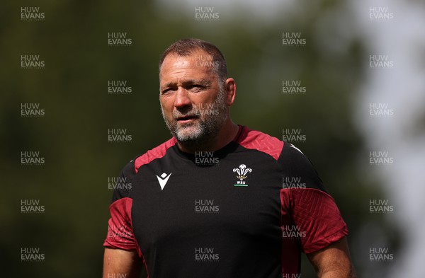 050923 - Wales Rugby Training in their first session in Versailles ahead of their opening Rugby World Cup game - Forwards Coach Jonathan Humphreys during training