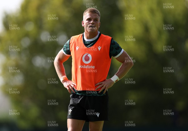 050923 - Wales Rugby Training in their first session in Versailles ahead of their opening Rugby World Cup game - Gareth Anscombe during training