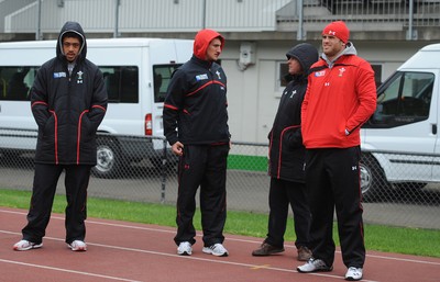 05.10.11 - Wales Rugby Training - Toby Faletau, Sam Warburton, WRU Chief Executive Roger Lewis and Jamie Roberts during training. 