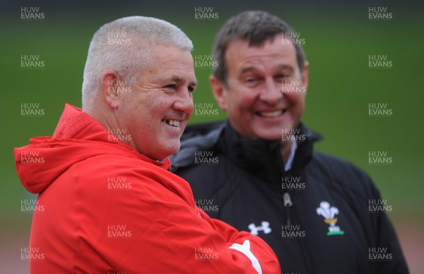 05.10.11 - Wales Rugby Training - Wales head coach Warren Gatland and WRU Chief Executive Roger Lewis during training. 