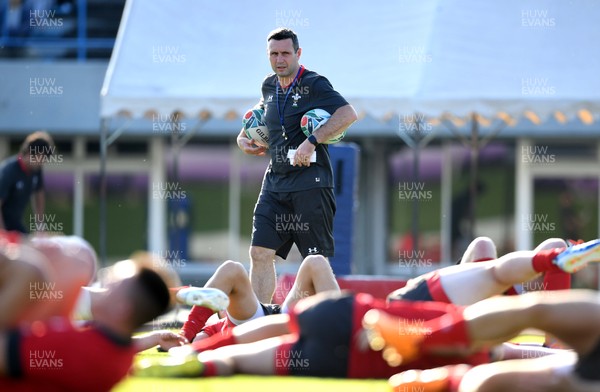 051019 - Wales Rugby Training - Stephen Jones during training