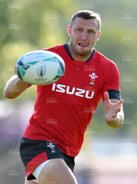 051019 - Wales Rugby Training - Hadleigh Parkes during training