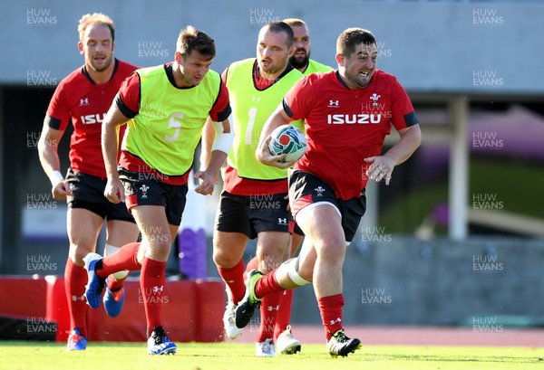 051019 - Wales Rugby Training - Wyn Jones during training