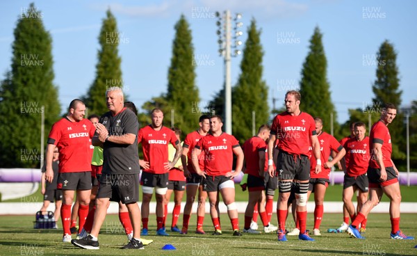 051019 - Wales Rugby Training - Warren Gatland during training