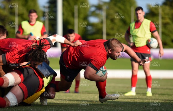 051019 - Wales Rugby Training - Tomas Francis during training