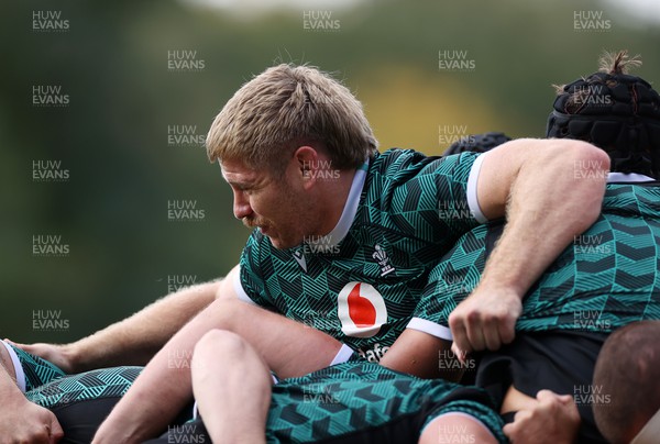 051023 - Wales Rugby Training in the week leading up to their final Rugby World Cup pool game against Georgia - Aaron Wainwright during training