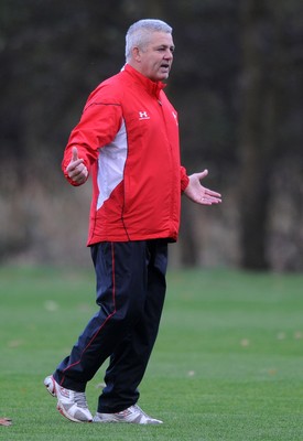 05.11.09 - Wales Rugby Training - Head Coach Warren Gatland makes a point during training. 