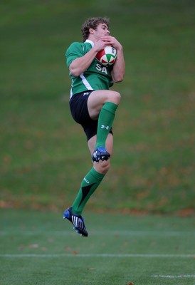 05.11.09 - Wales Rugby Training - Leigh Halfpenny in action during training. 