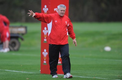 05.11.09 - Wales Rugby Training - Head Coach Warren Gatland makes a point during training. 