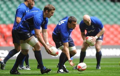05.11.10 -Wales Rugby Captains Run - Dan Lydiate and Sam Warburton during training. 