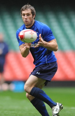 05.11.10 -Wales Rugby Captains Run - Andrew Bishop during training. 
