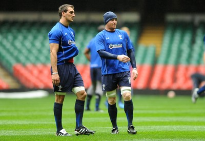 05.11.10 -Wales Rugby Captains Run - Sam Warburton and Martyn Williams during training. 