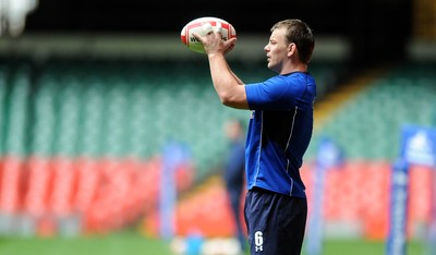 05.11.10 -Wales Rugby Captains Run - Matthew Rees during training. 