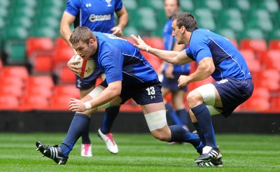 05.11.10 -Wales Rugby Captains Run - Dan Lydiate and Sam Warburton during training. 