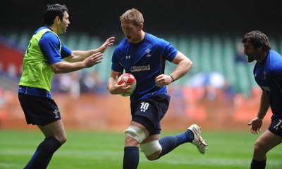 05.11.10 -Wales Rugby Captains Run - Bradley Davies during training. 
