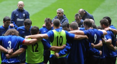 05.11.10 -Wales Rugby Captains Run - Head coach Warren Gatland during training. 